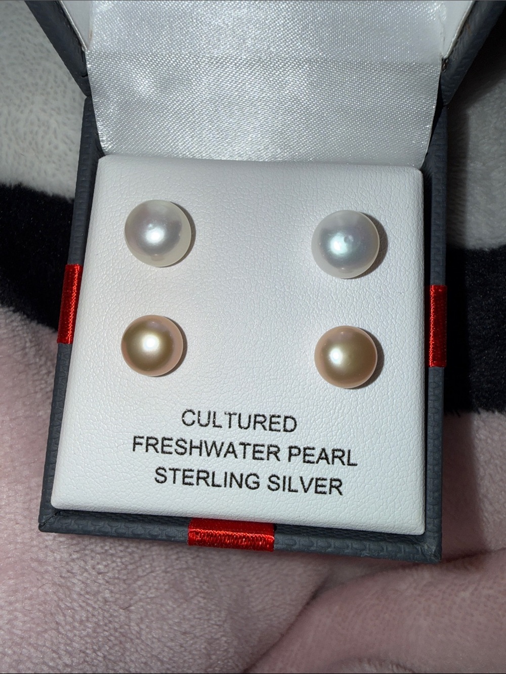 BNIB Cultured Freshwater Pearls Sterling Stud Earrings - White & Cream Pearls - Picture 4 of 9